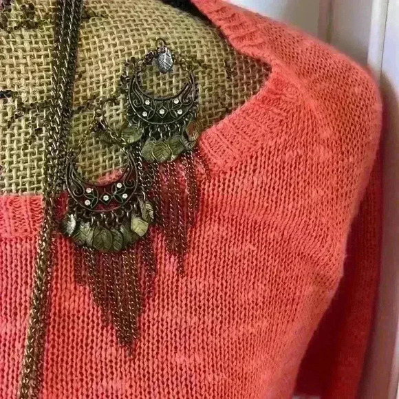 Necklace and two pairs of dangle earrings to match - Picture 3 of 5